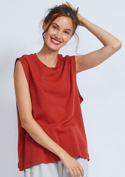 MUSCLE TEE